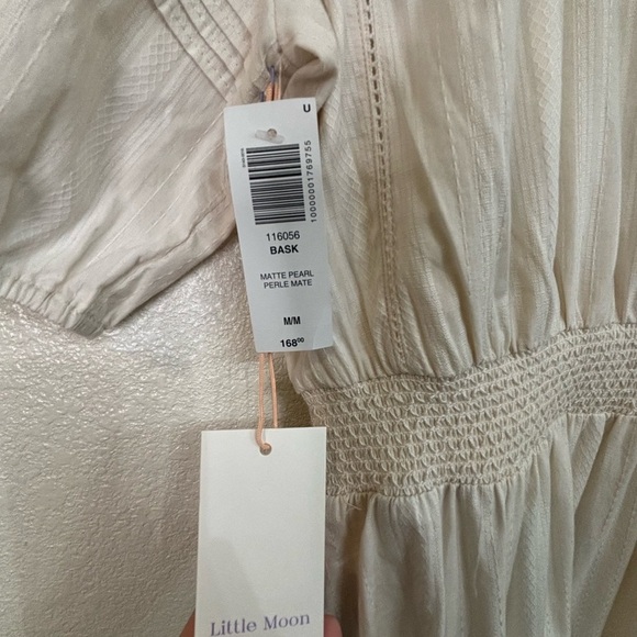Aritzia Little Moon
Bask Dress Matte Pearl size Medium - Picture 14 of 14